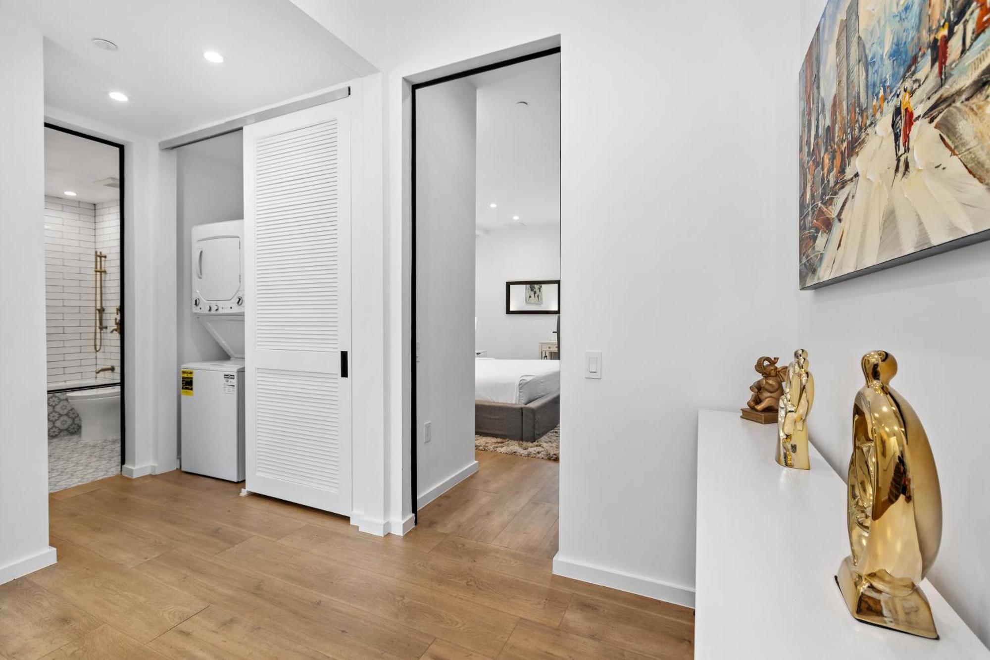 Luxurious 4 King Bedtownhouse With Free Parking And Rooftop Casa de férias