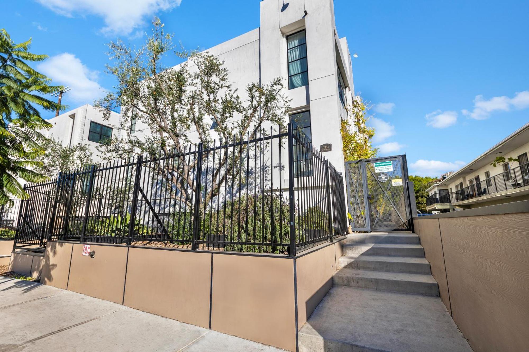 Luxurious 4 King Bedtownhouse With Free Parking And Rooftop Casa de férias