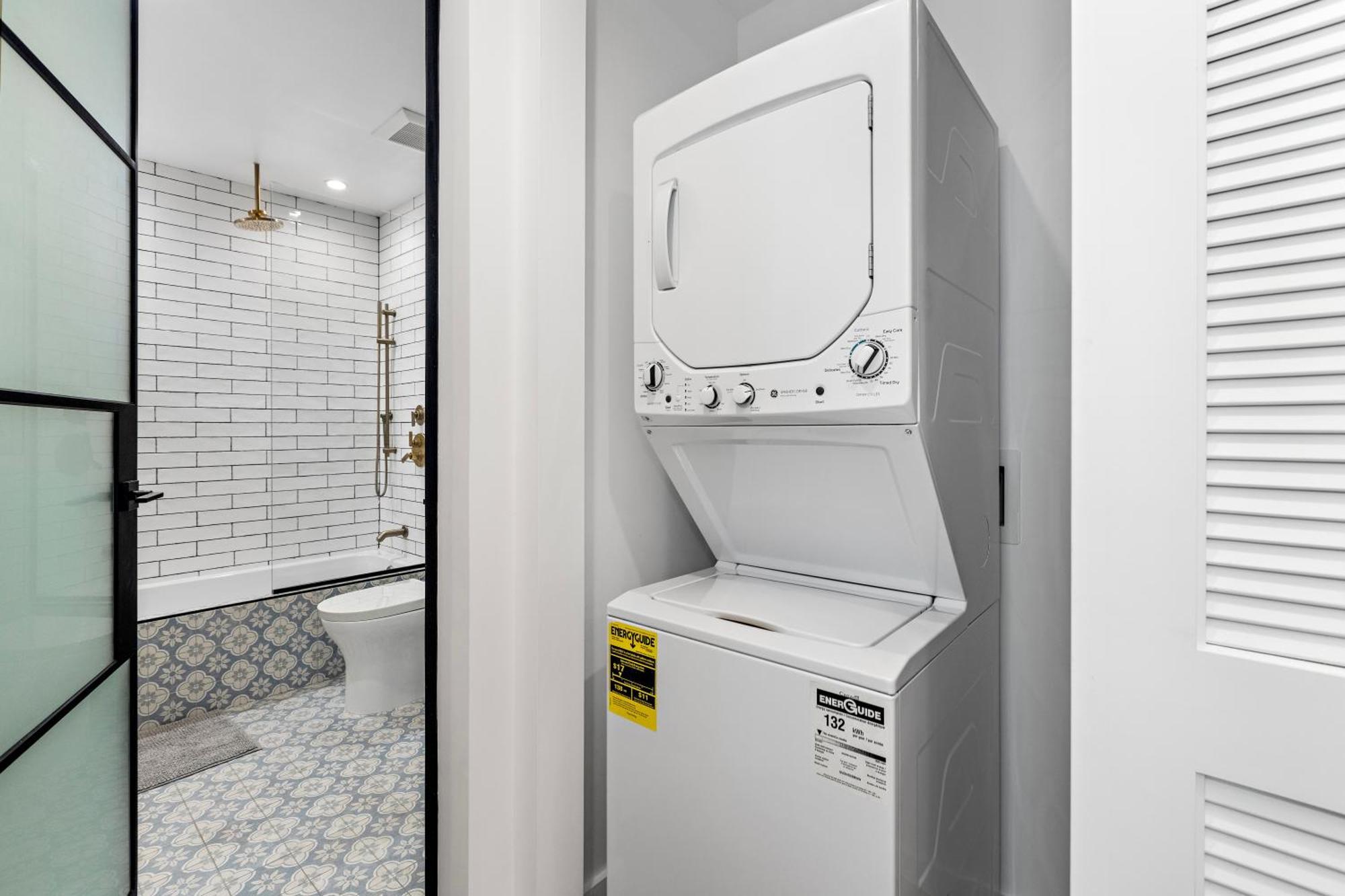 Luxurious 4 King Bedtownhouse With Free Parking And Rooftop