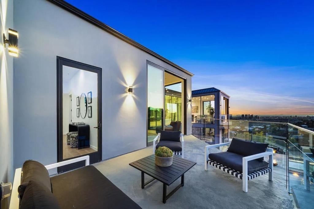 Haslam Terrace Apartment *