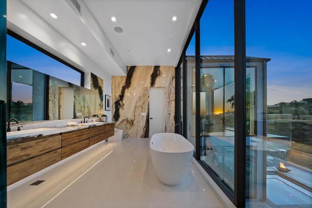 Haslam Terrace Apartment *