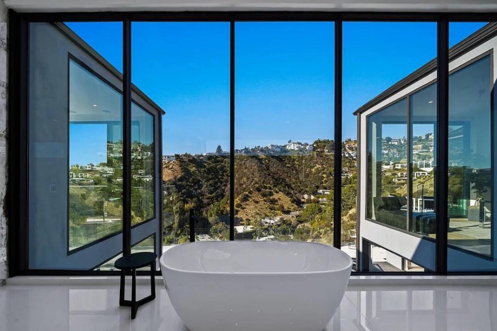 Haslam Terrace * Los Angeles