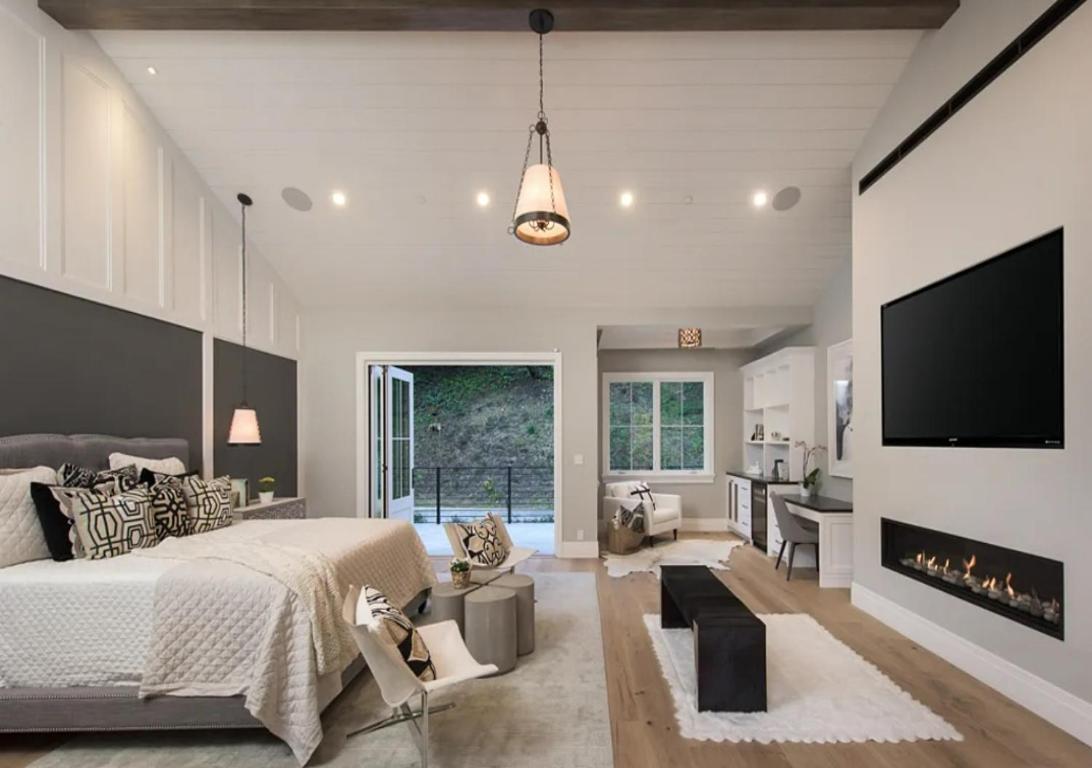Apartment Mandeville Canyon *