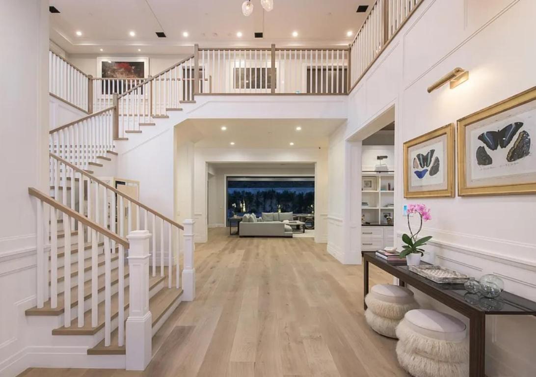 Apartment Mandeville Canyon Los Angeles