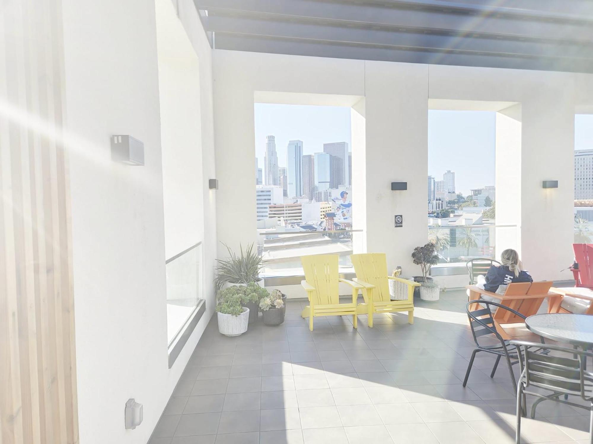 Stylish Downtown Escape With Rooftop Views Aparthotel *