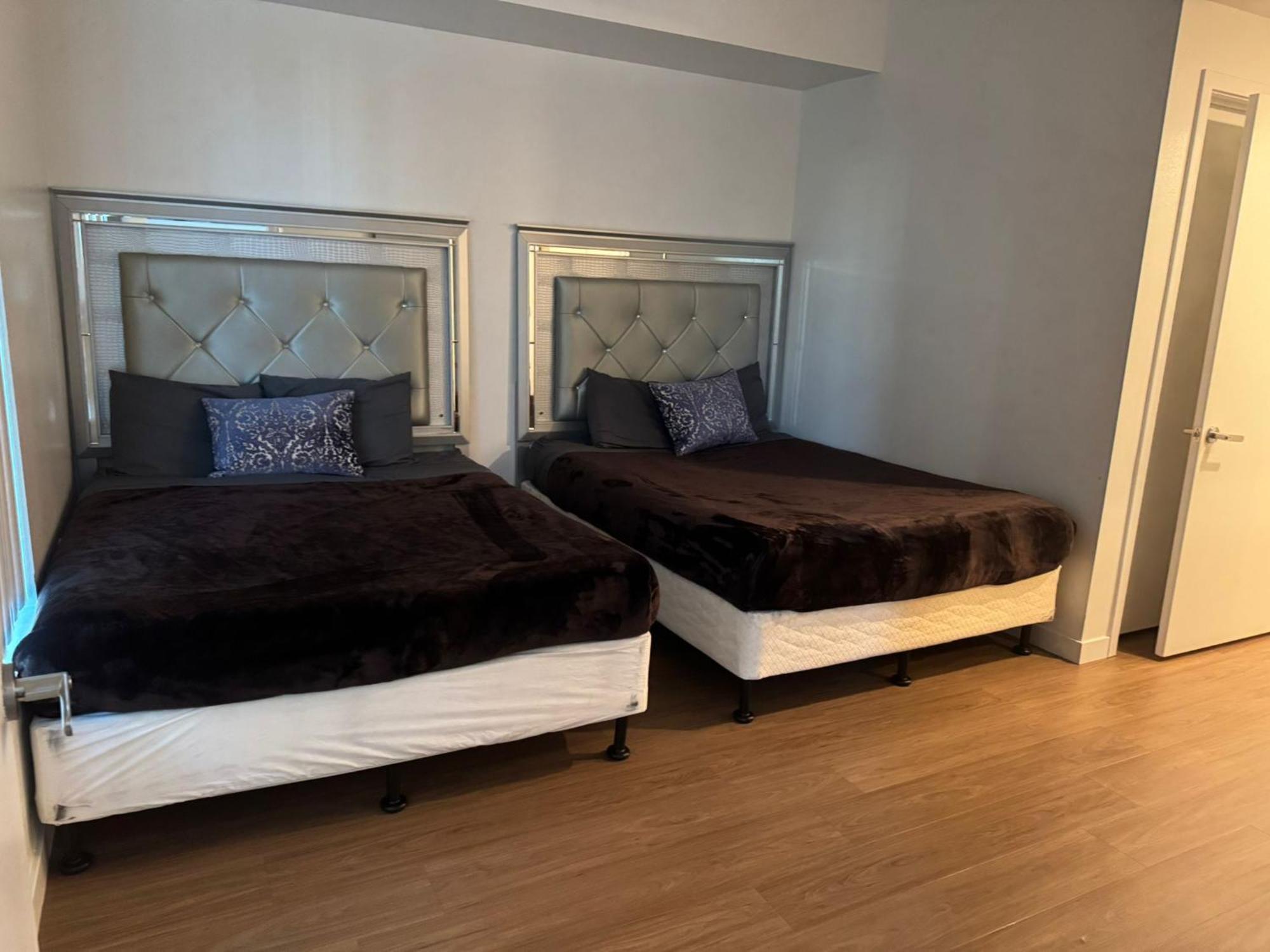 Stylish Downtown Escape With Rooftop Views Aparthotel