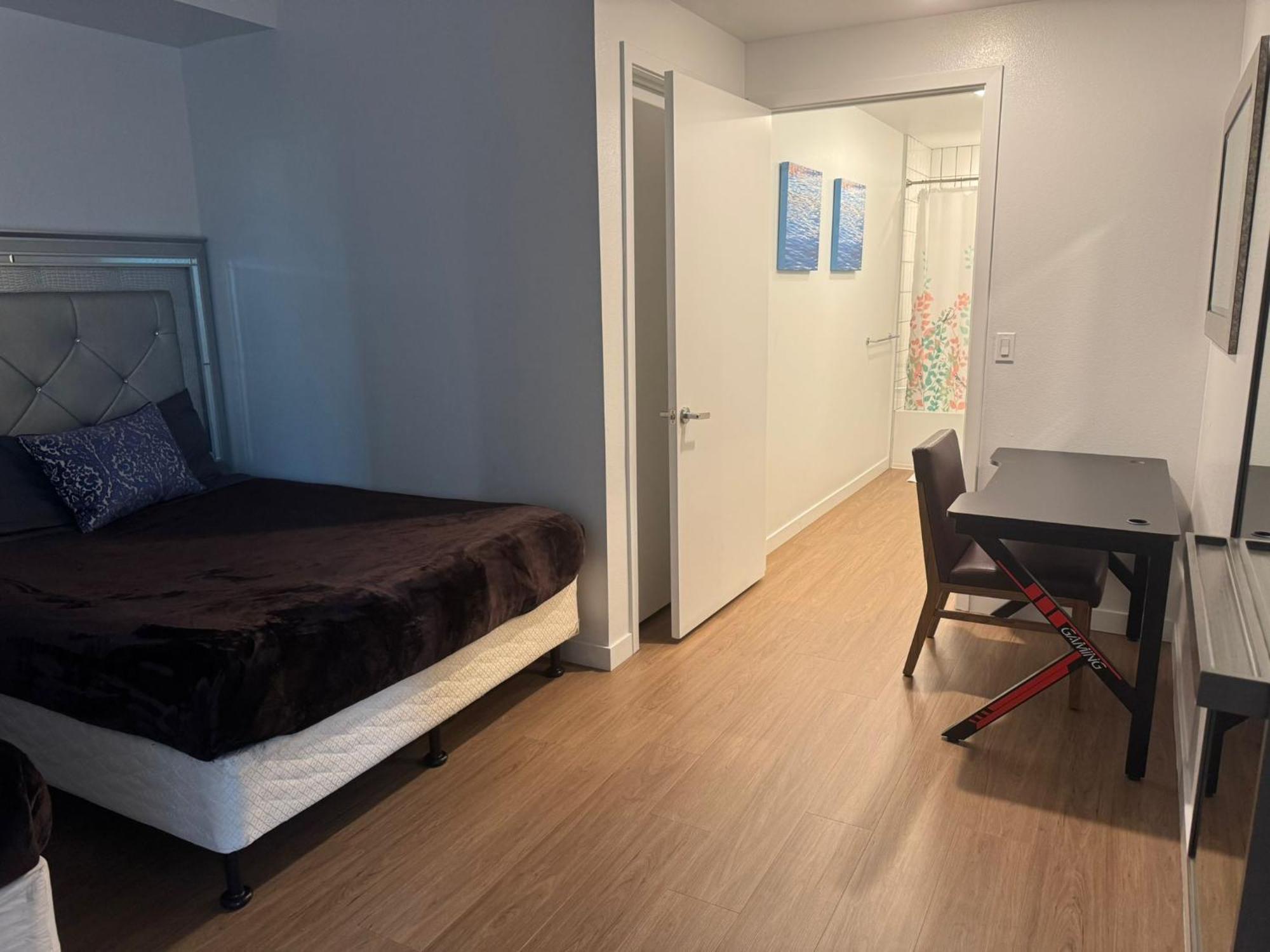 Aparthotel Stylish Downtown Escape With Rooftop Views