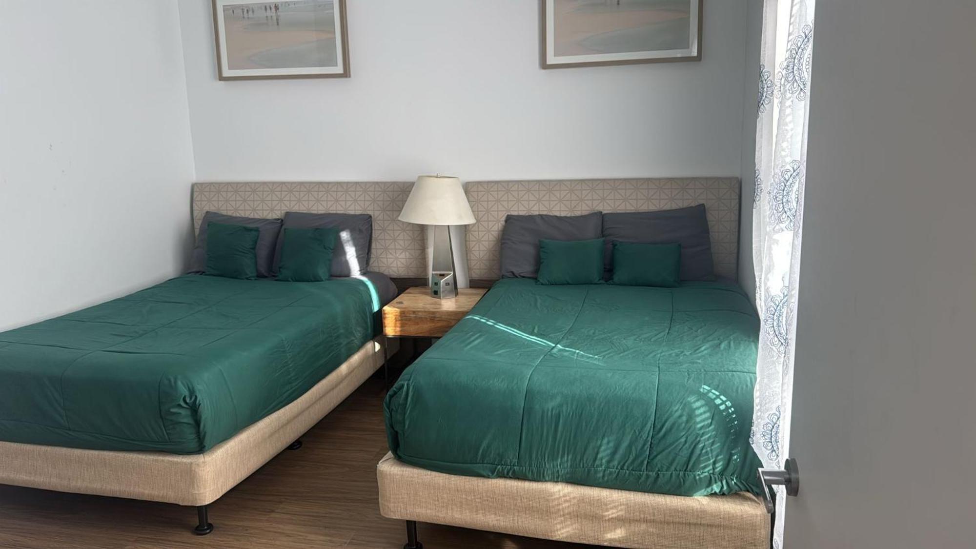 Aparthotel Stylish Downtown Escape With Rooftop Views *