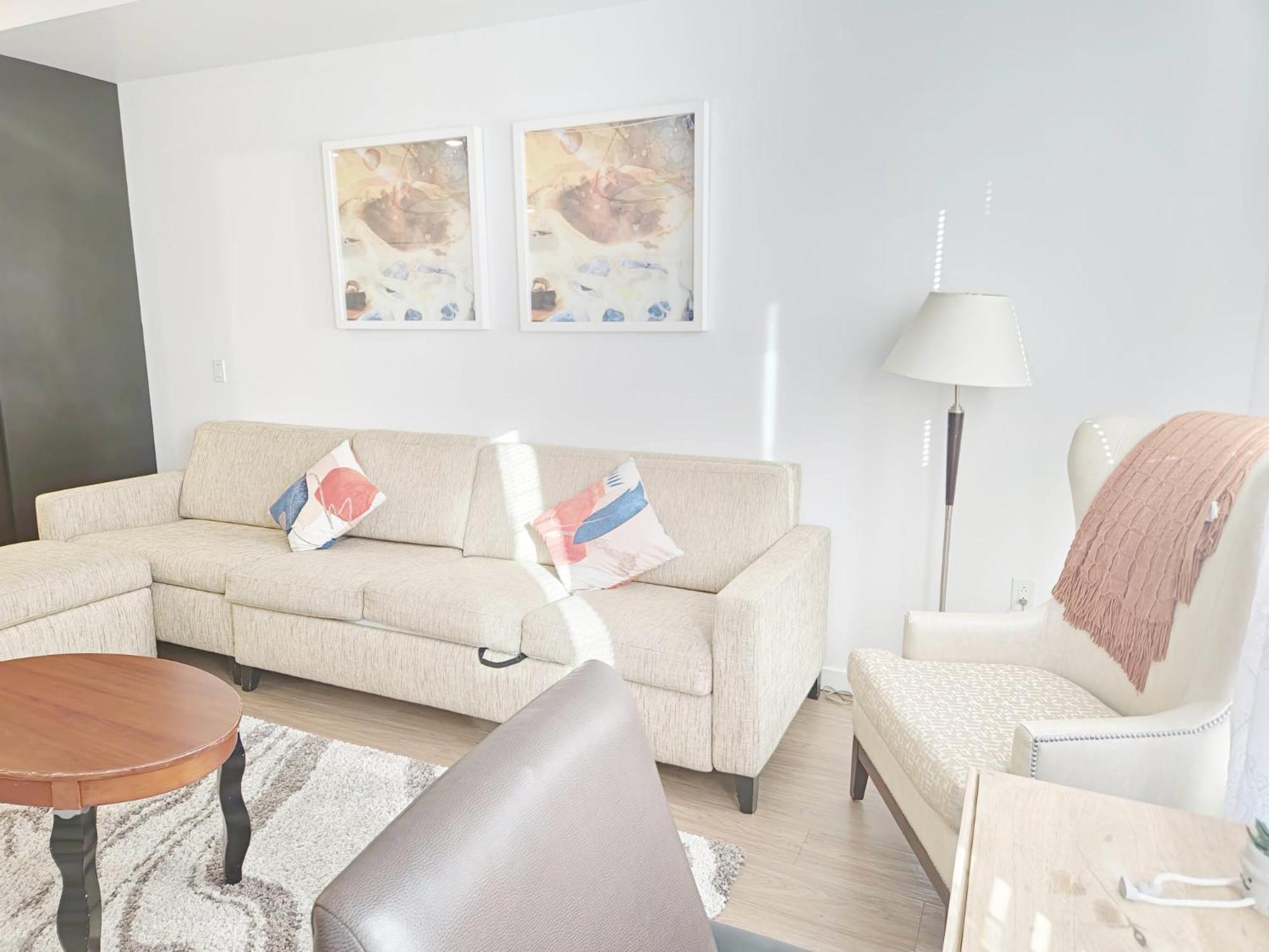 Aparthotel Stylish Downtown Escape With Rooftop Views *