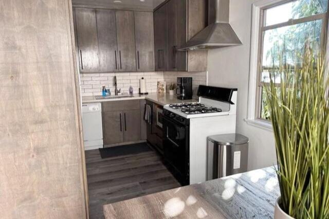 Fully Remodeled 1 Bedroom In Prime West Hollywood Apartment *
