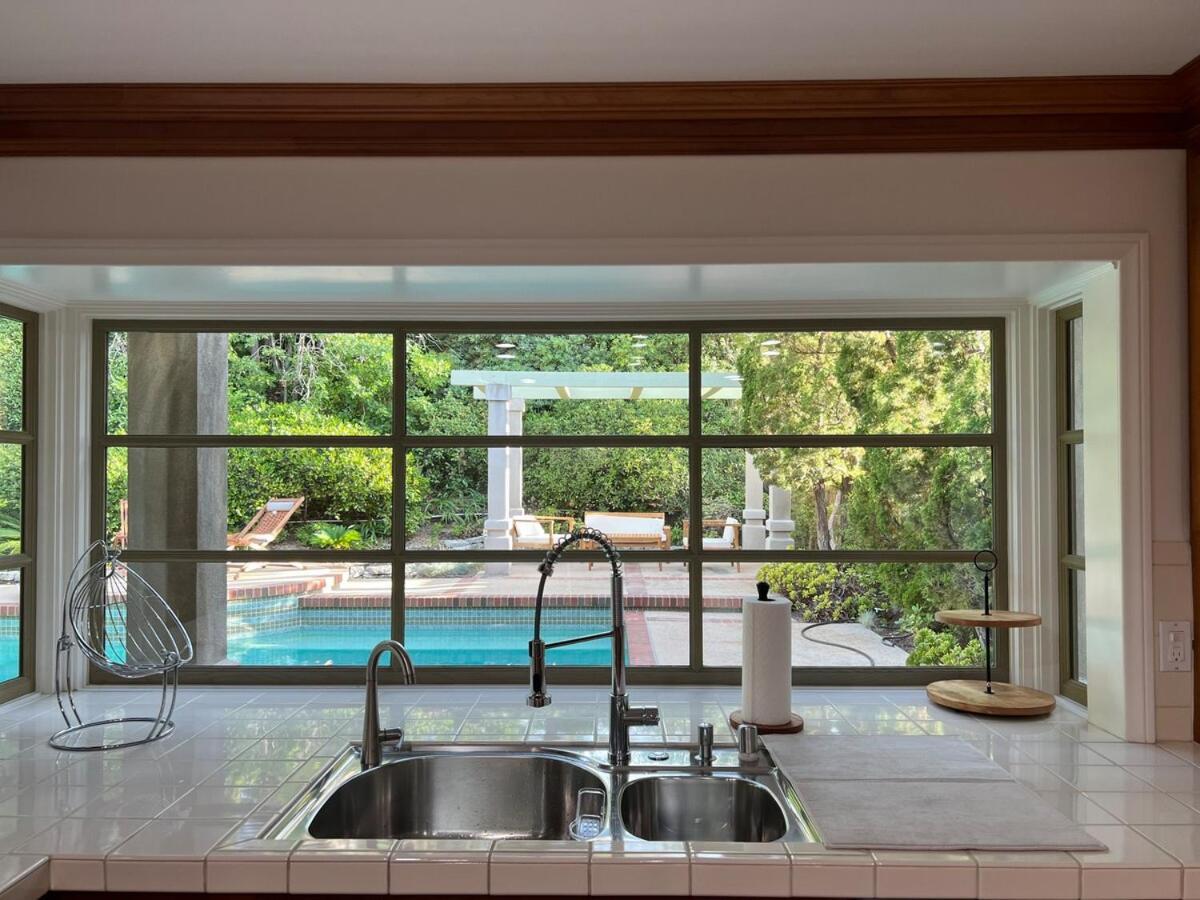 Porter Paradise Holiday home Los Angeles