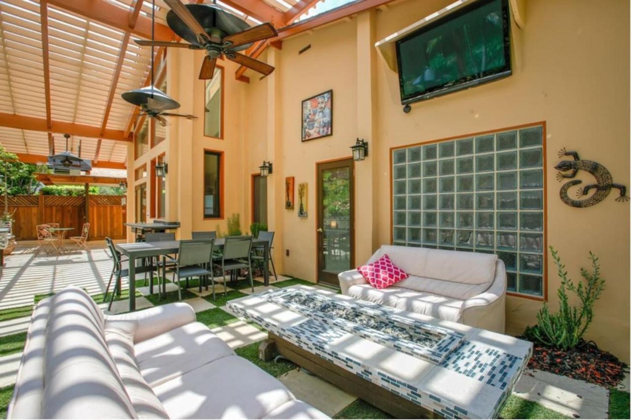 Holiday home Skyhill Oasis With Hot Tub Walk To Universal Los Angeles