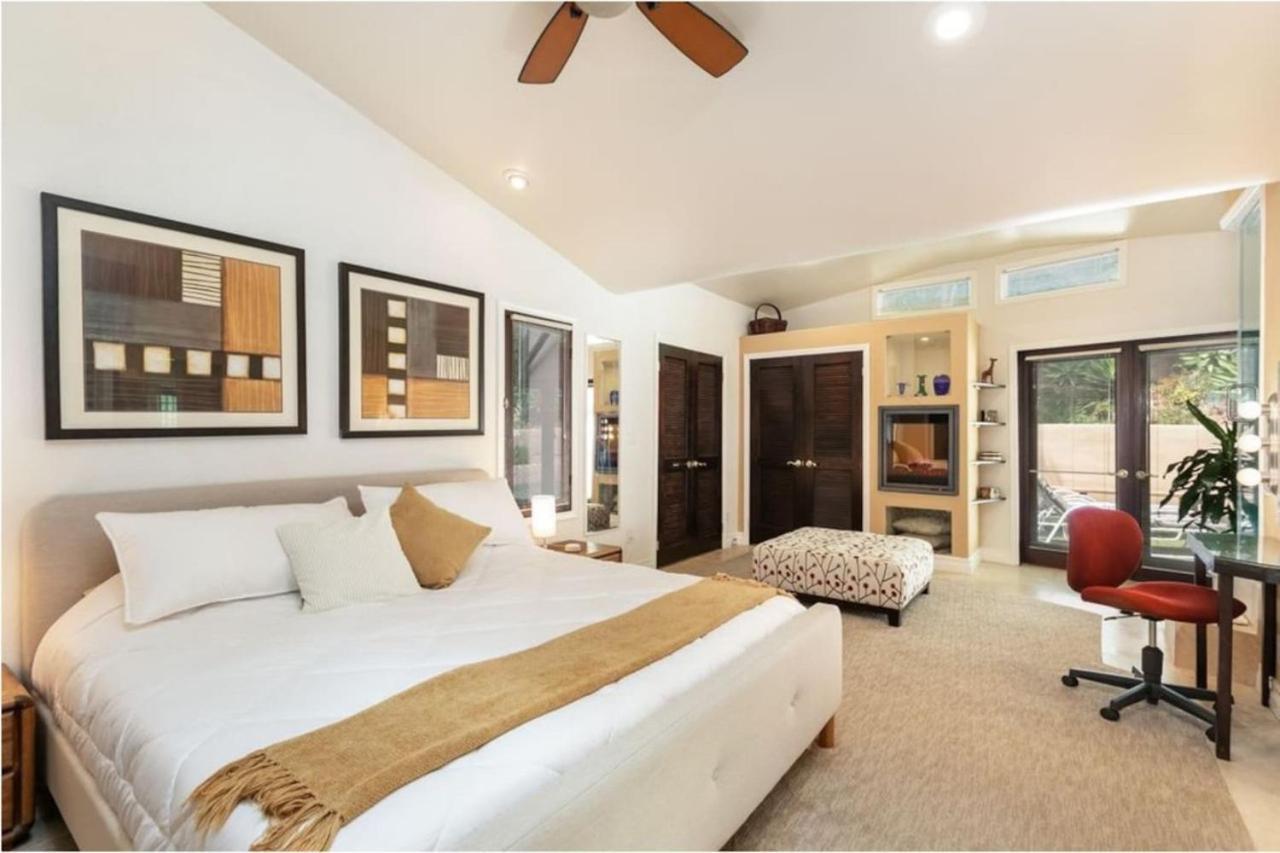 Skyhill Oasis With Hot Tub Walk To Universal Holiday home