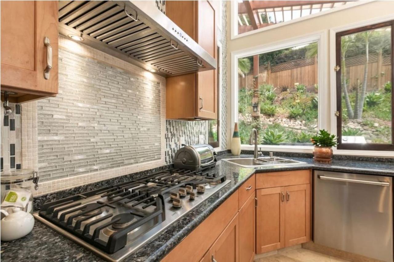 Skyhill Oasis With Hot Tub Walk To Universal Holiday home Los Angeles