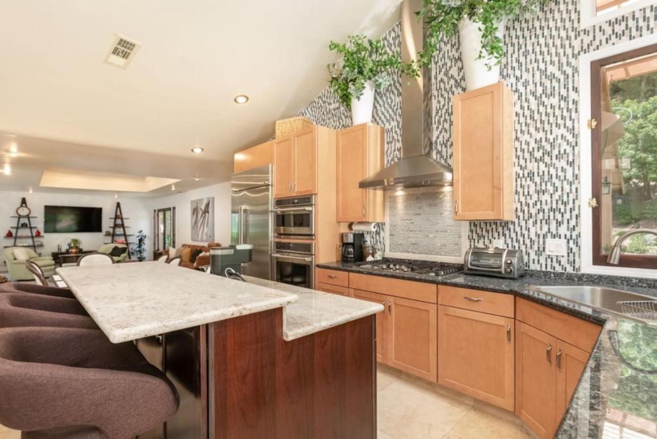 Skyhill Oasis With Hot Tub Walk To Universal * Los Angeles