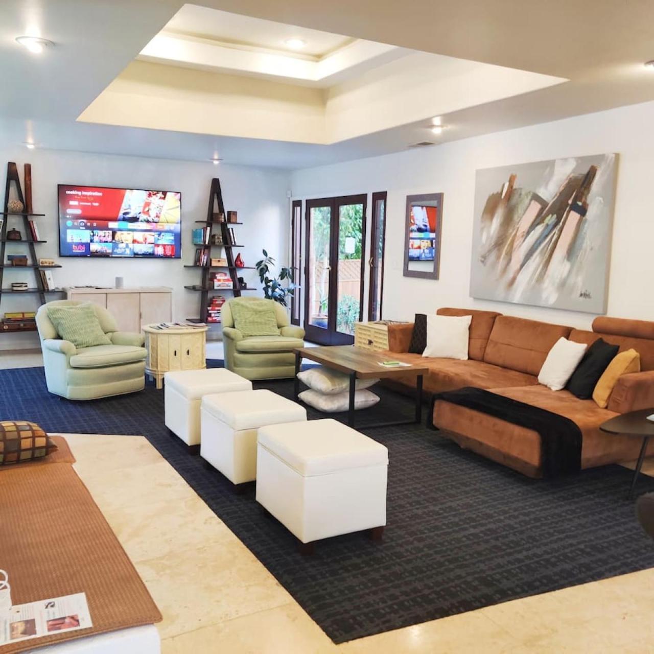 Holiday home Skyhill Oasis With Hot Tub Walk To Universal