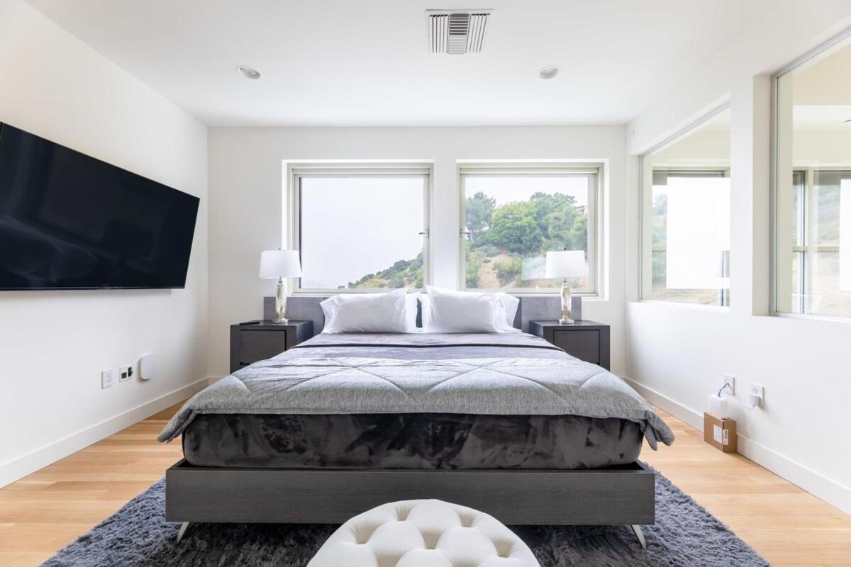 Holiday home Stunning View 3-br Hollywood Vista & Infinity Pool