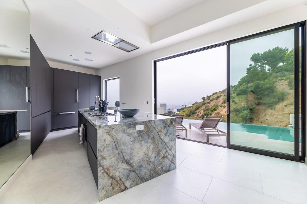 Holiday home Stunning View 3-br Hollywood Vista & Infinity Pool
