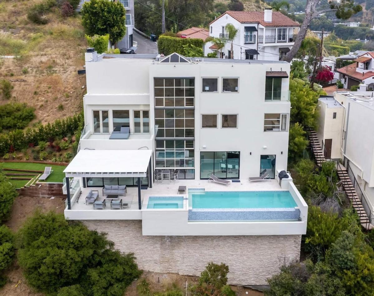 Stunning View 3-br Hollywood Vista & Infinity Pool * Los Angeles