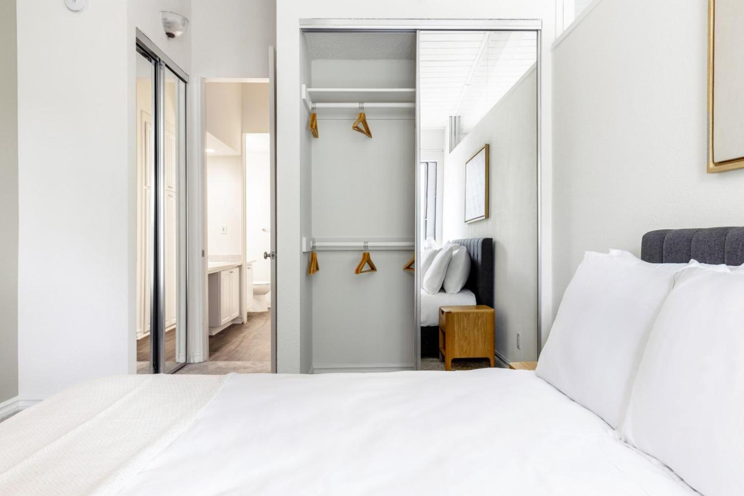 Apartment Culver 2br W Gym Pool Nr Shops Lax-329 *