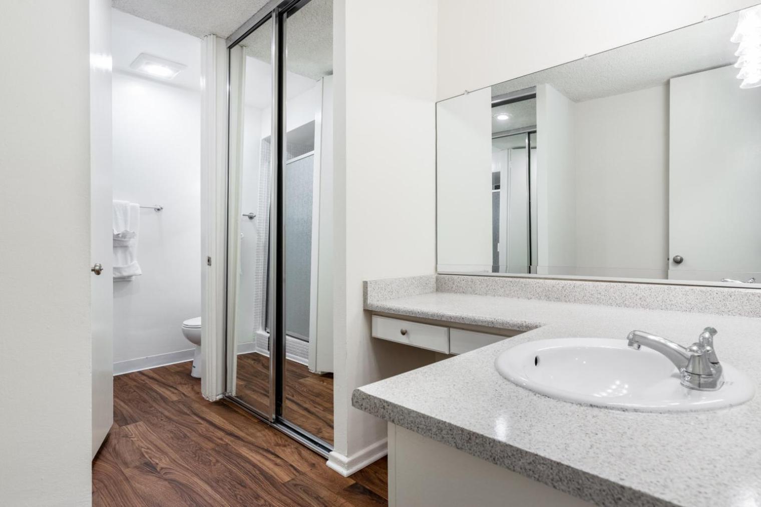 Culver 2br W Gym Pool Nr Shops Lax-329 Apartment *