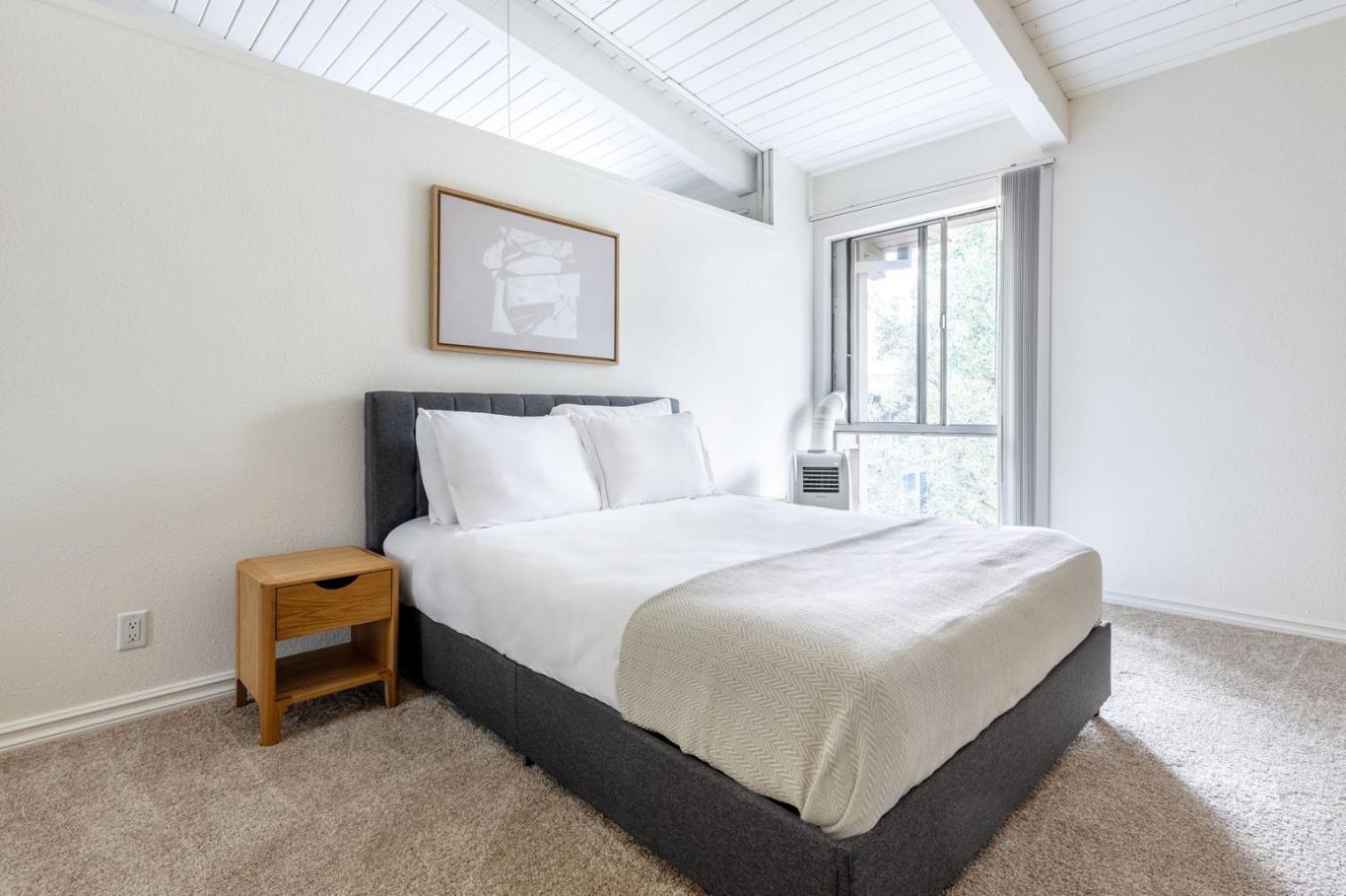 Culver 2br W Gym Pool Nr Shops Lax-329 *