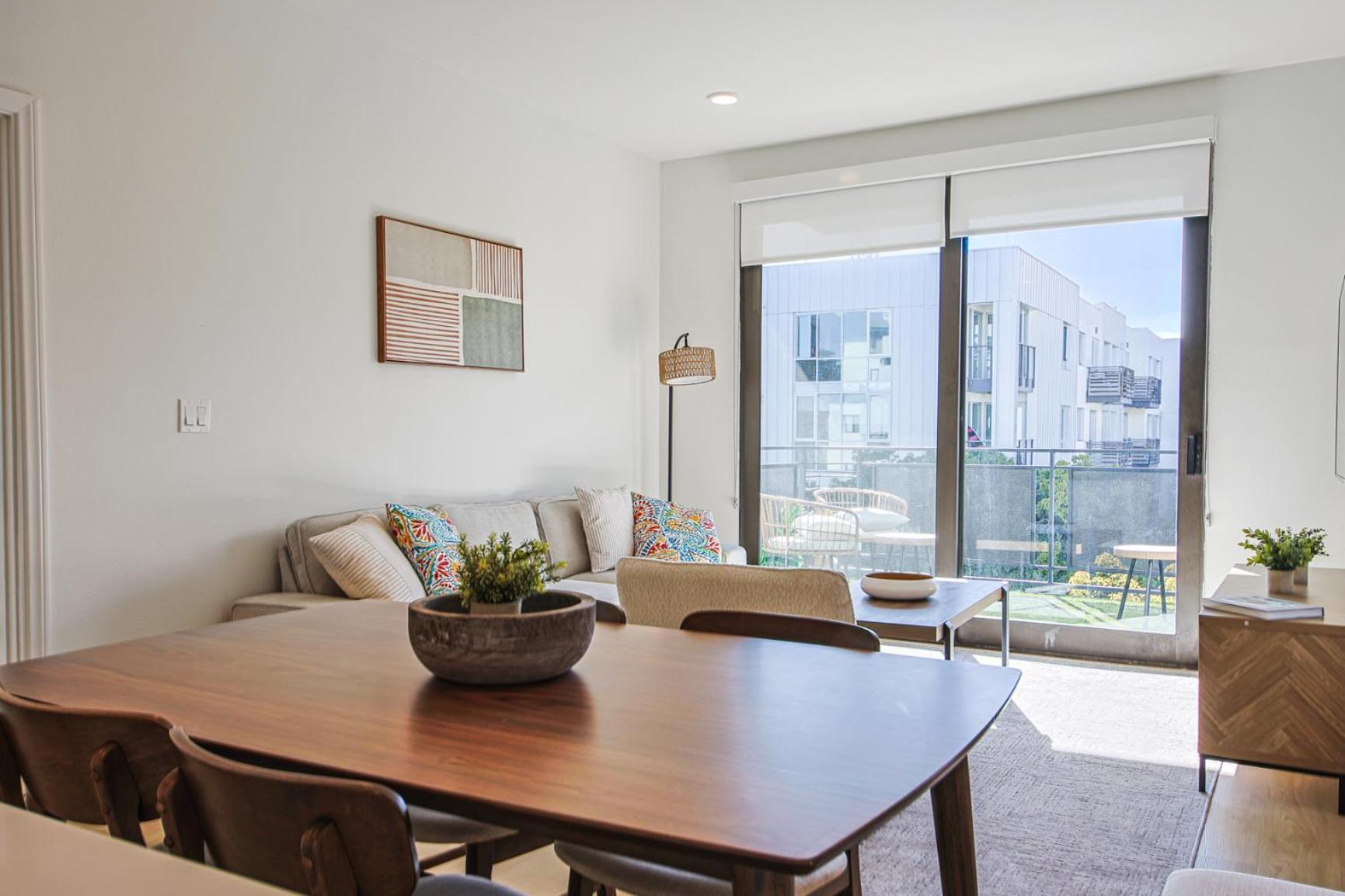 Apartment Beachside 2bd 2ba, 12min Walk To Santa Monica Pier *