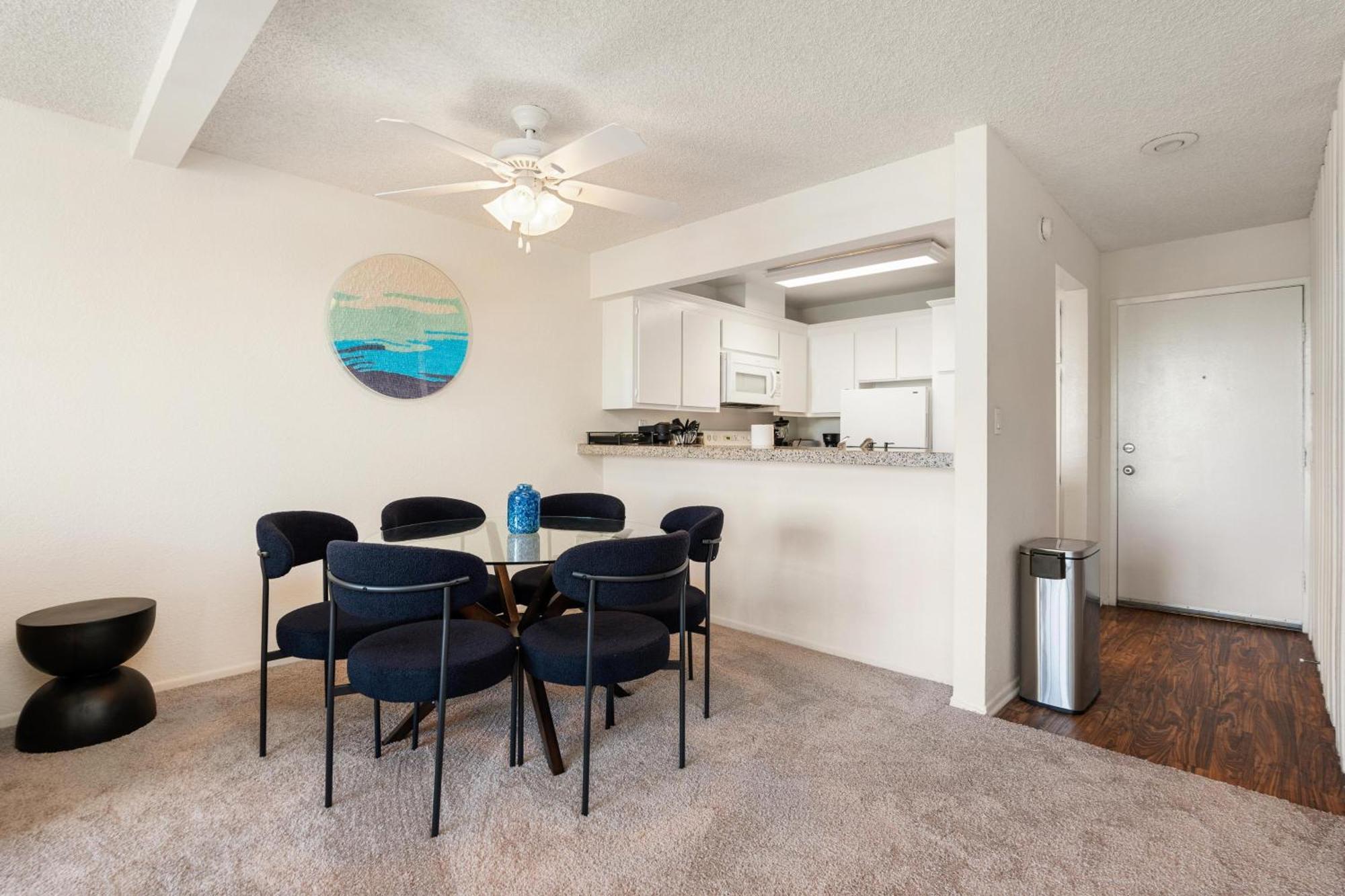 Apartment Onyx Oasis - Bold Marina 2br Gem Indoor Fireplace Water View Los Angeles