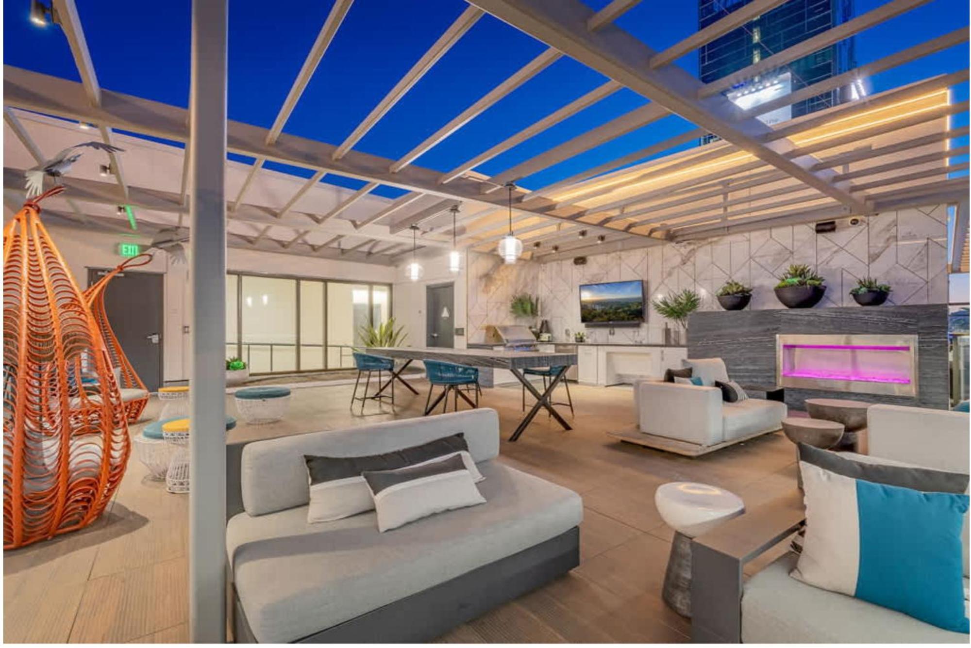 Sunbathed Hollywood Sunset View Free Parking Apartment Los Angeles