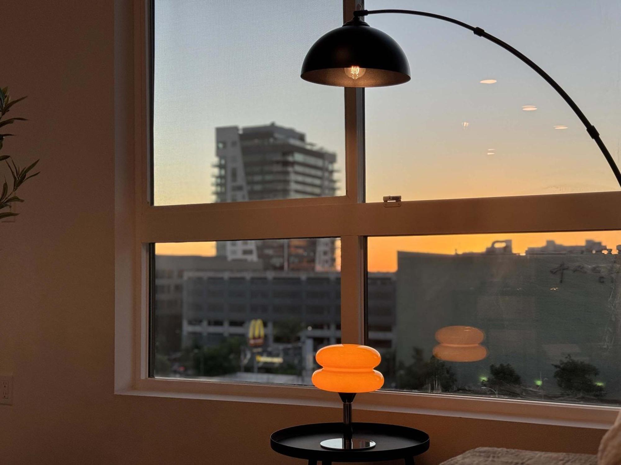 Sunbathed Hollywood Sunset View Free Parking Apartment
