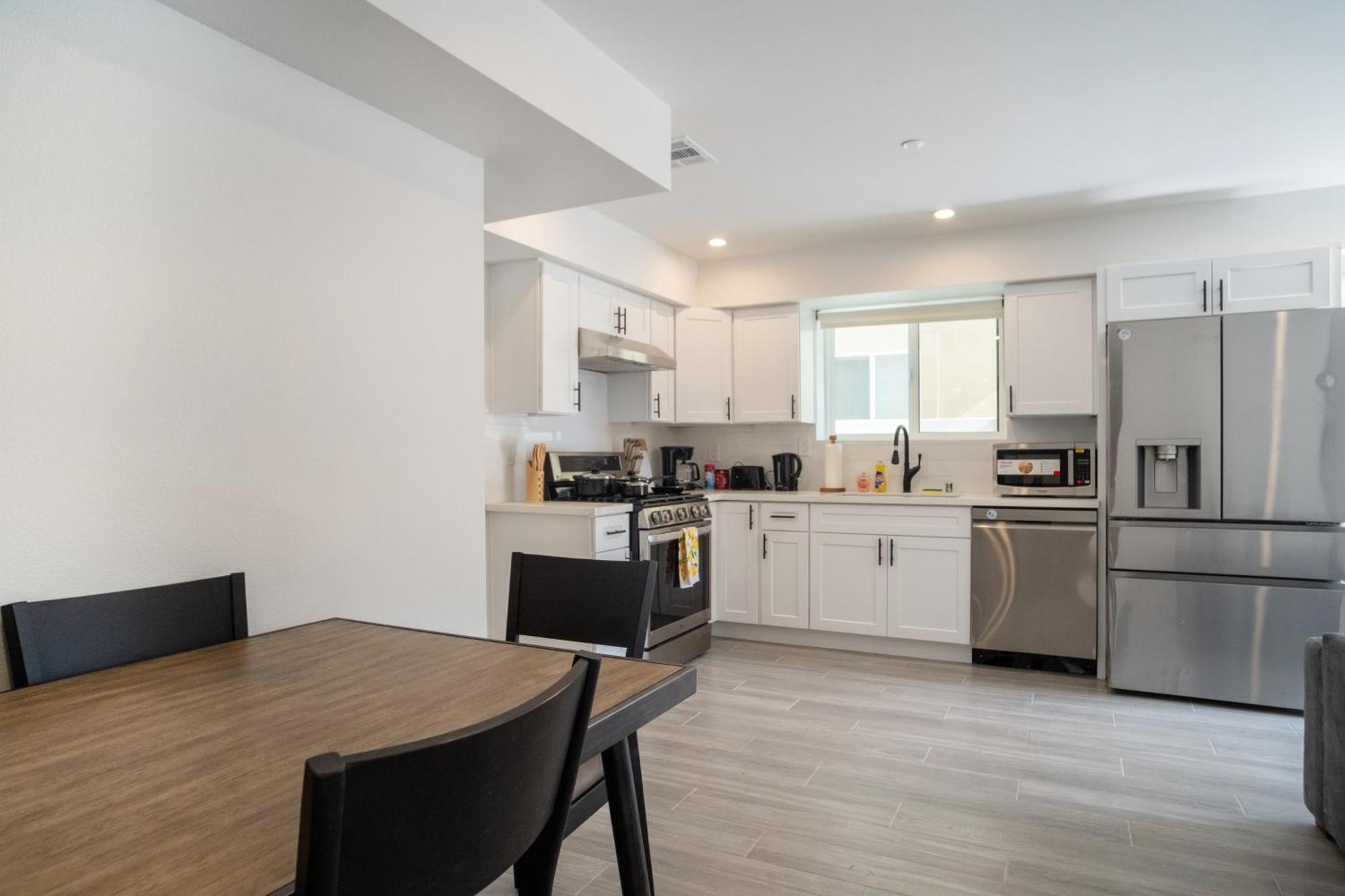 Cozy La Retreat Near Usc Steps To Koreatown & Downtown Guest house Los Angeles