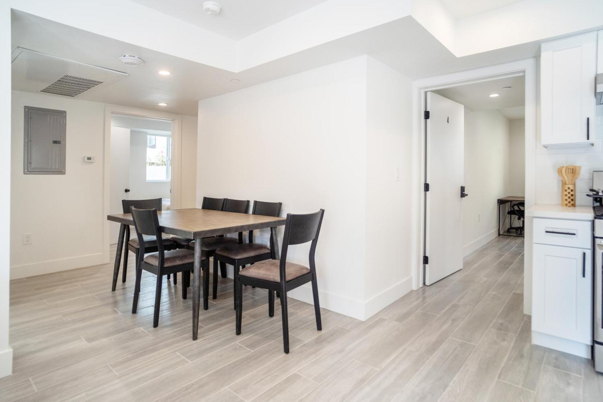Cozy La Retreat Near Usc Steps To Koreatown & Downtown Guest house Los Angeles