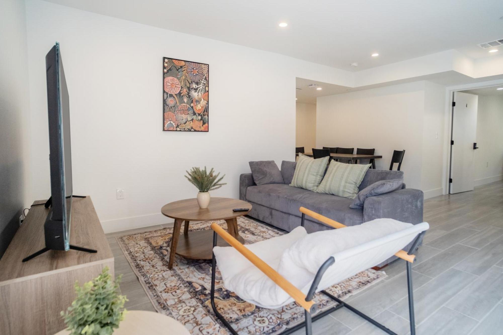 Guest house Cozy La Retreat Near Usc Steps To Koreatown & Downtown