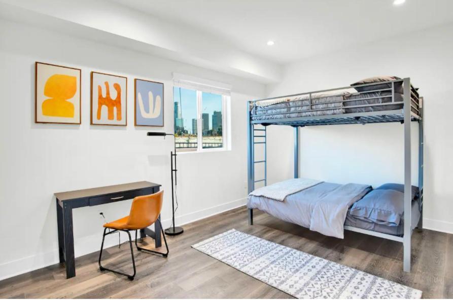 Fresh & New Downtown La Condo!