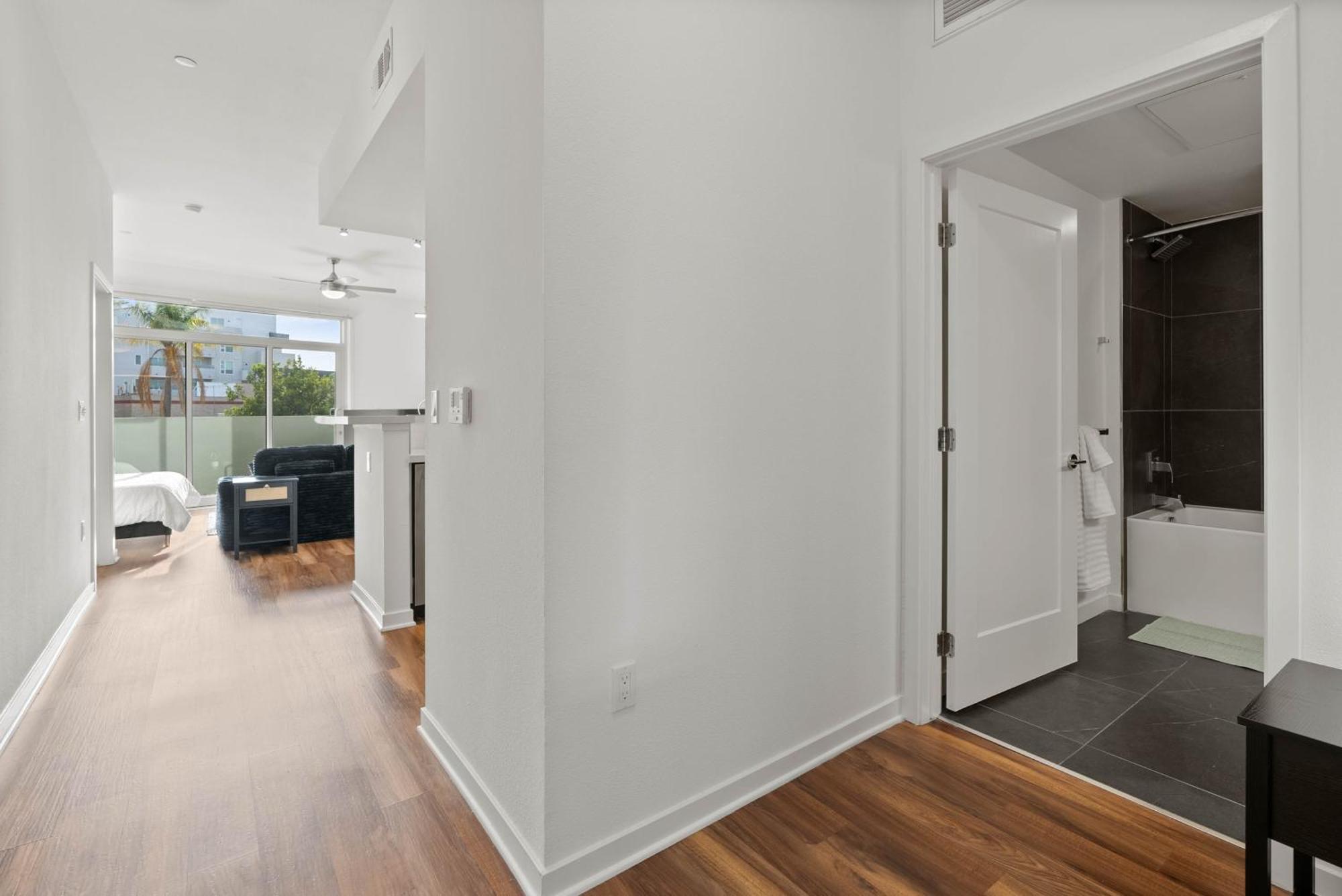 Aparthotel Elegant And Comfortable In Beverly Hills *