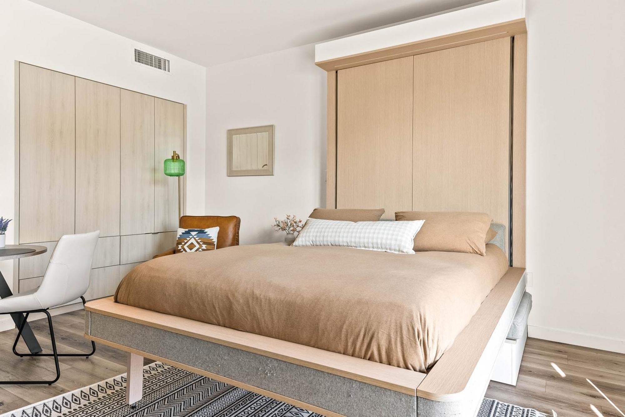 Aparthotel Modern Hollywood Studio, Pool Parking Gym Los Angeles