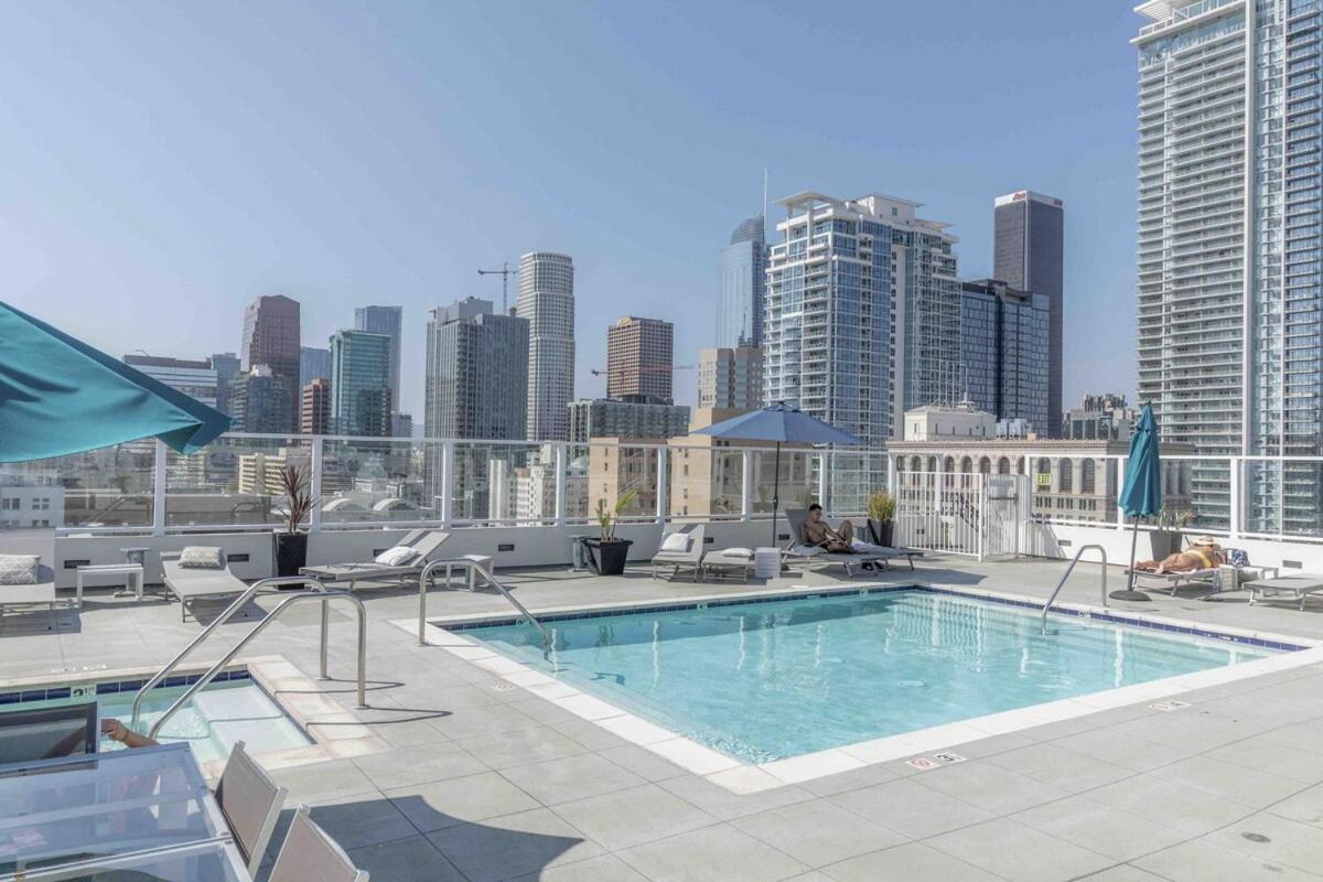 Modern Loft-rooftop Pool, Spa, Gym & Free Parking Apartamento