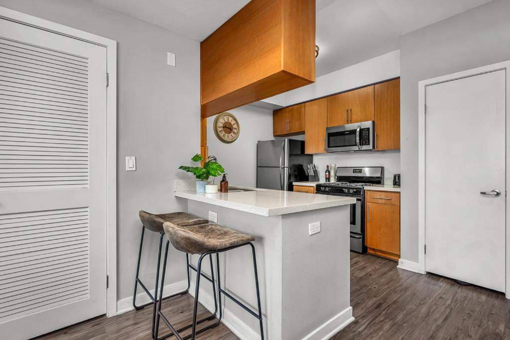 Apartment Santa Monica 2 Bed/ 2 Bath