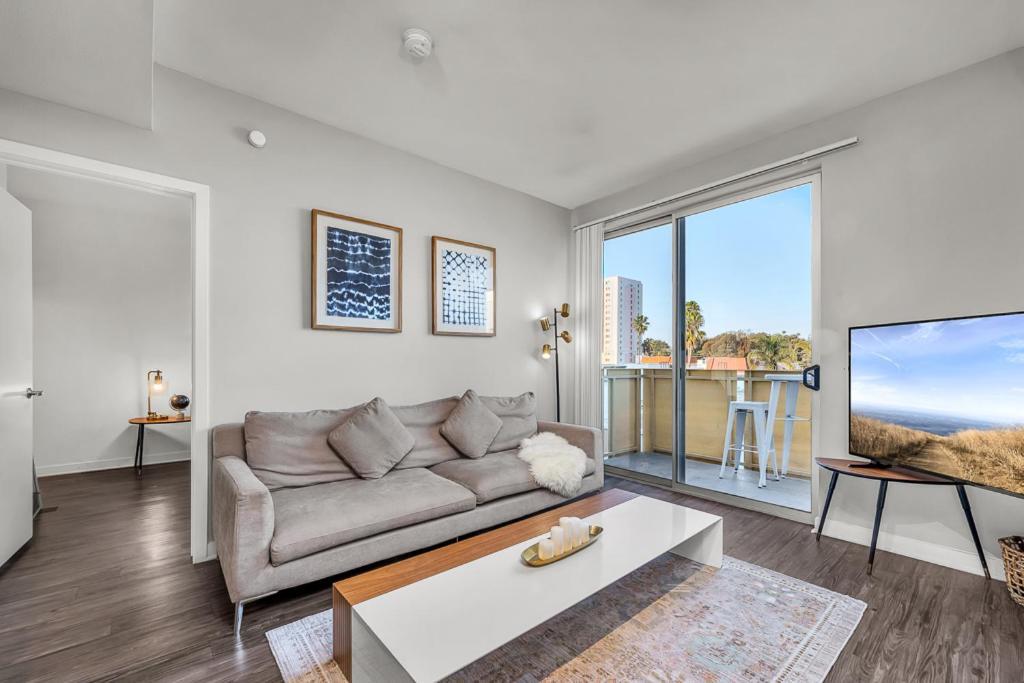 Santa Monica 2 Bed/ 2 Bath Los Angeles