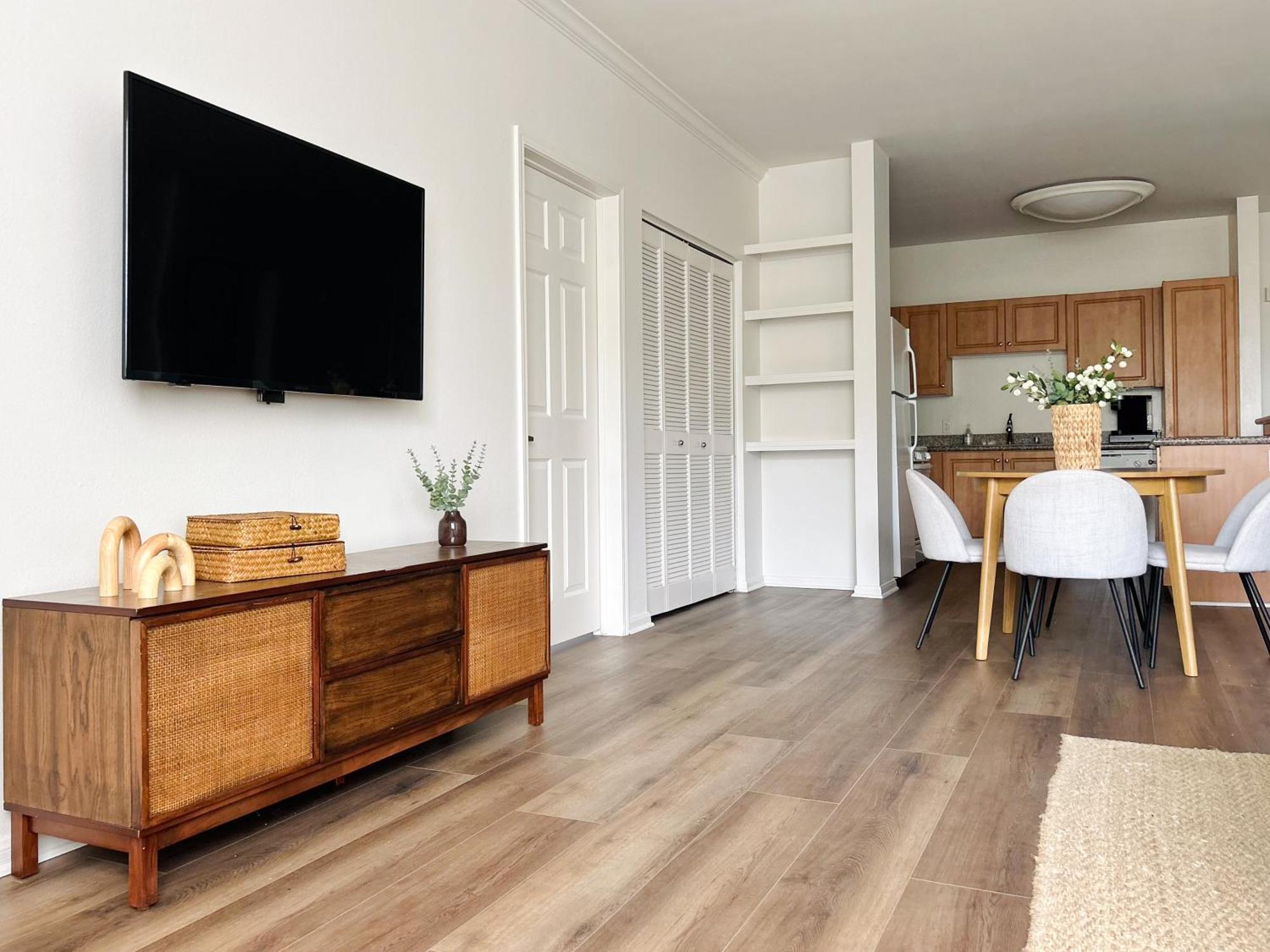 Marina Del Rey Coastal Living - Spacious 2bd 2bth *