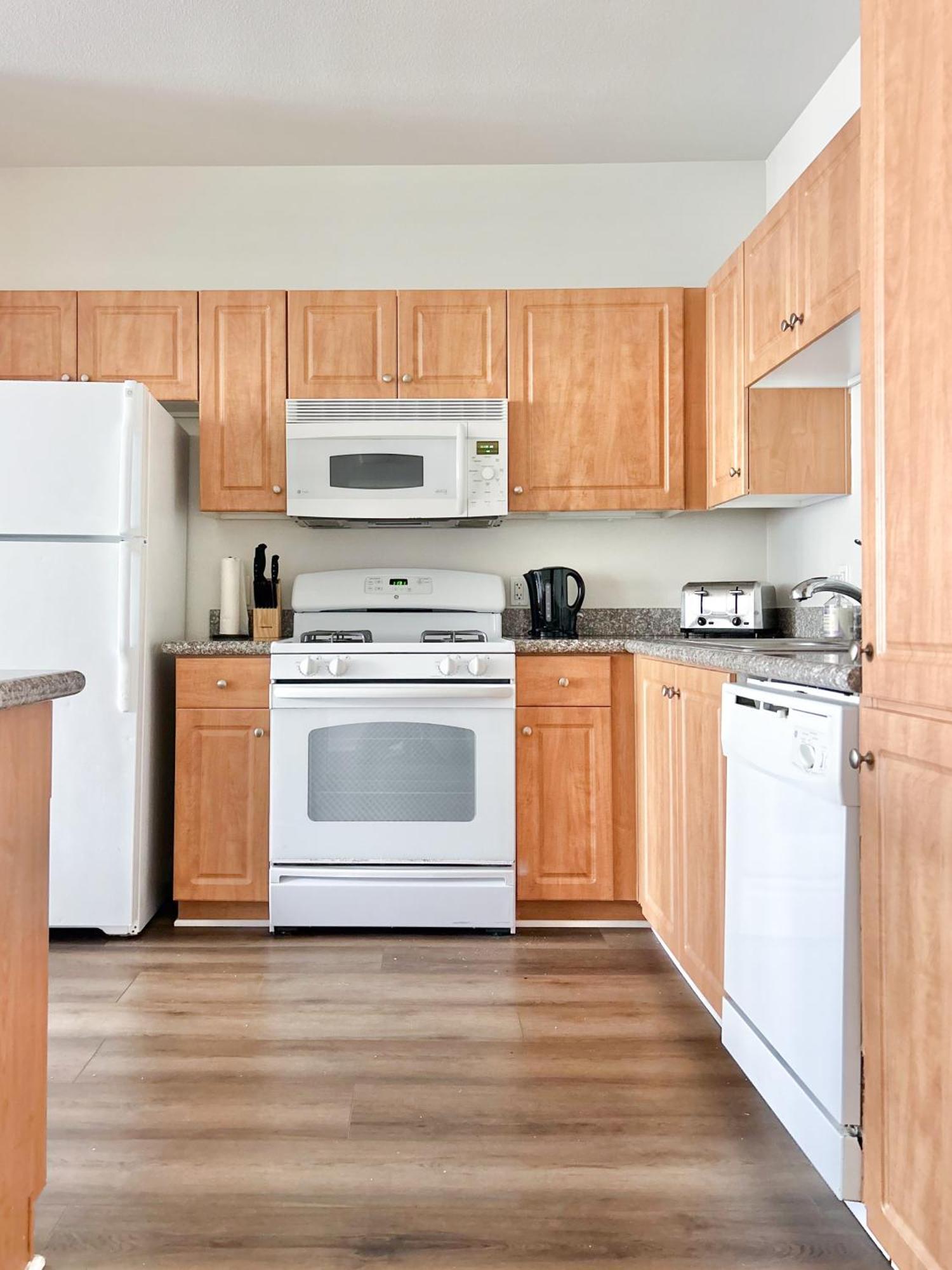 Marina Del Rey Coastal Living - Spacious 2bd 2bth Apartment Los Angeles