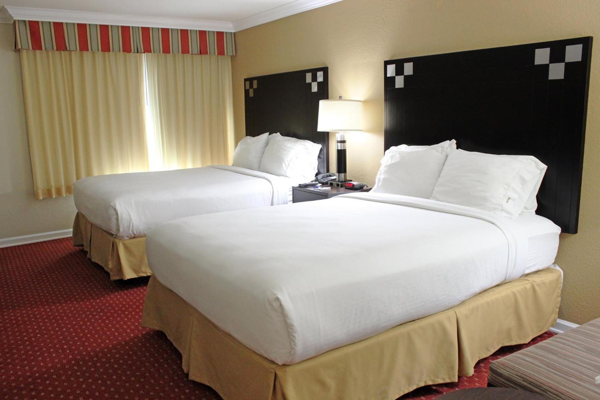 Holiday Express Van Nuys By Ihg Hotel