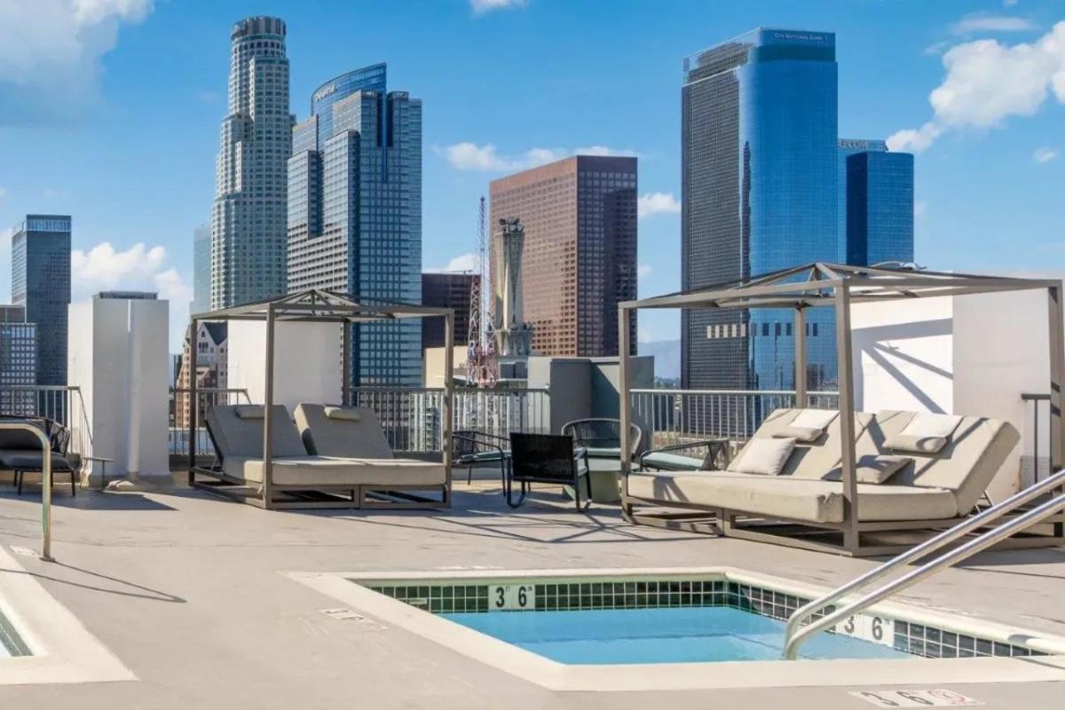 Huge Downtown La Loft With Rooftop Pool & Jacuzzi Apartment *