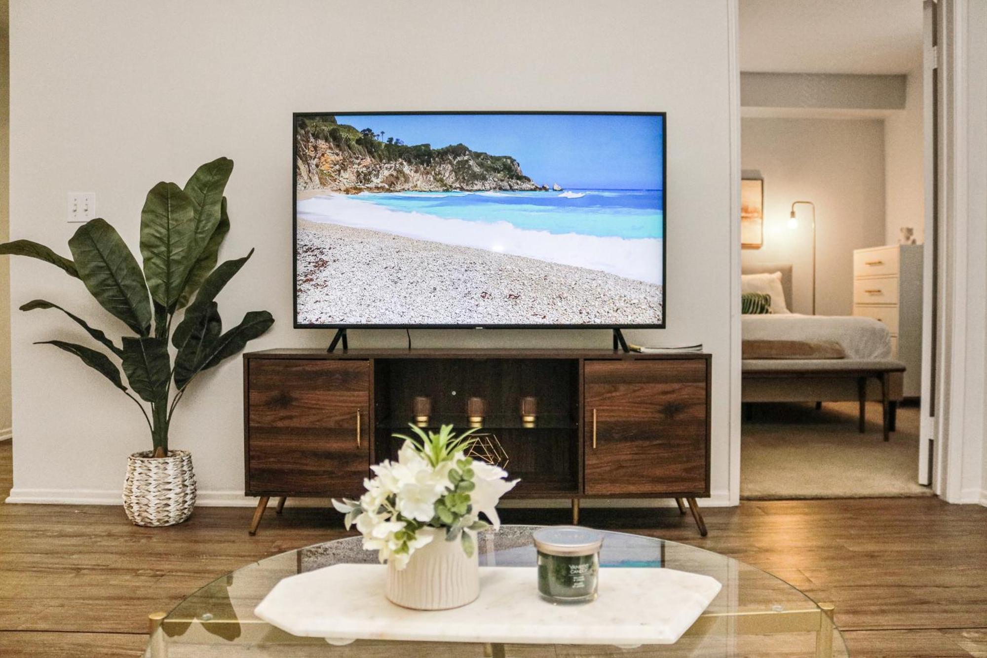 Luxe Marina Del Rey Apartment,parking, Gym, Pool, Jacuzzi,bbq Los Angeles