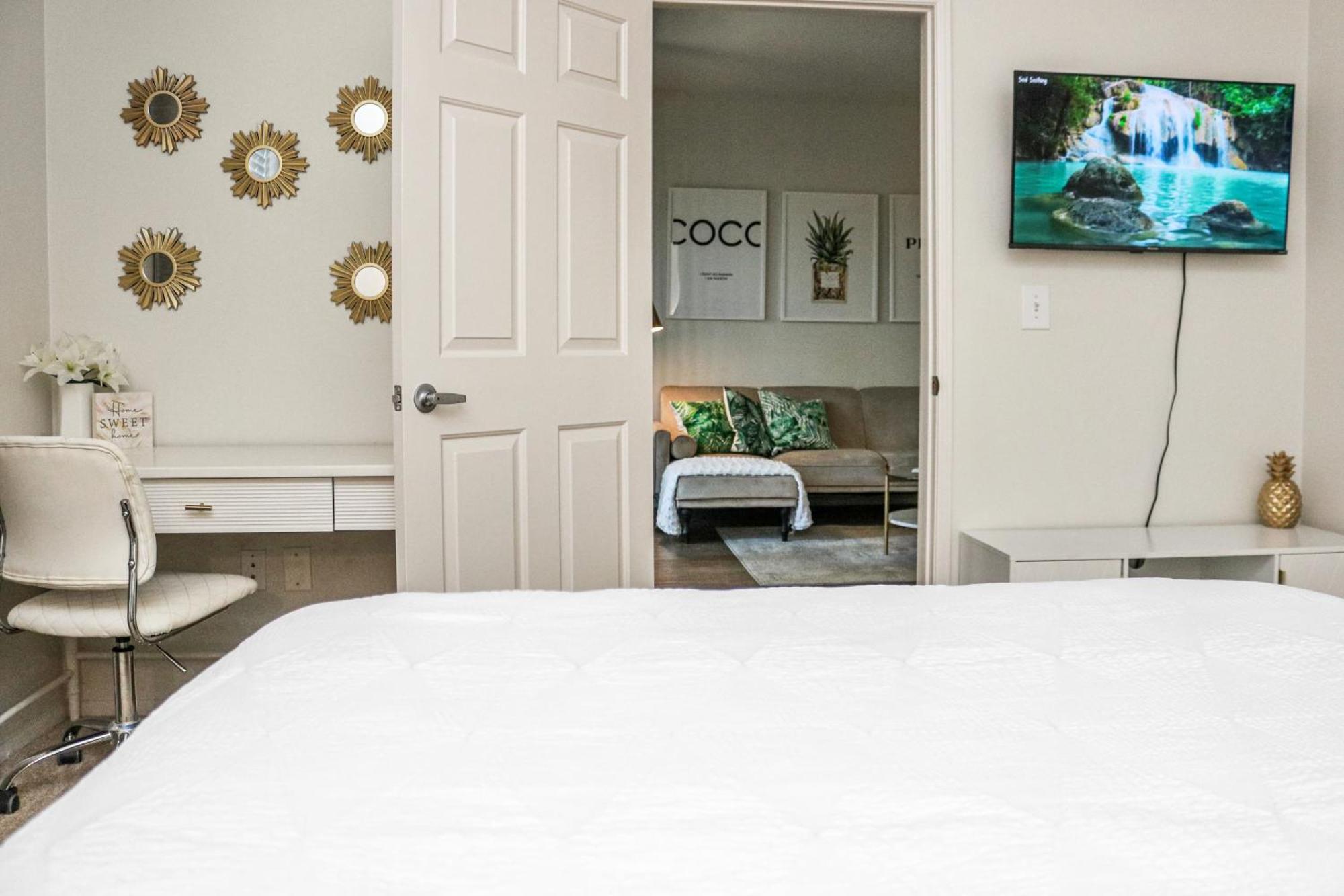 Apartment Luxe Marina Del Rey Apartment,parking, Gym, Pool, Jacuzzi,bbq *