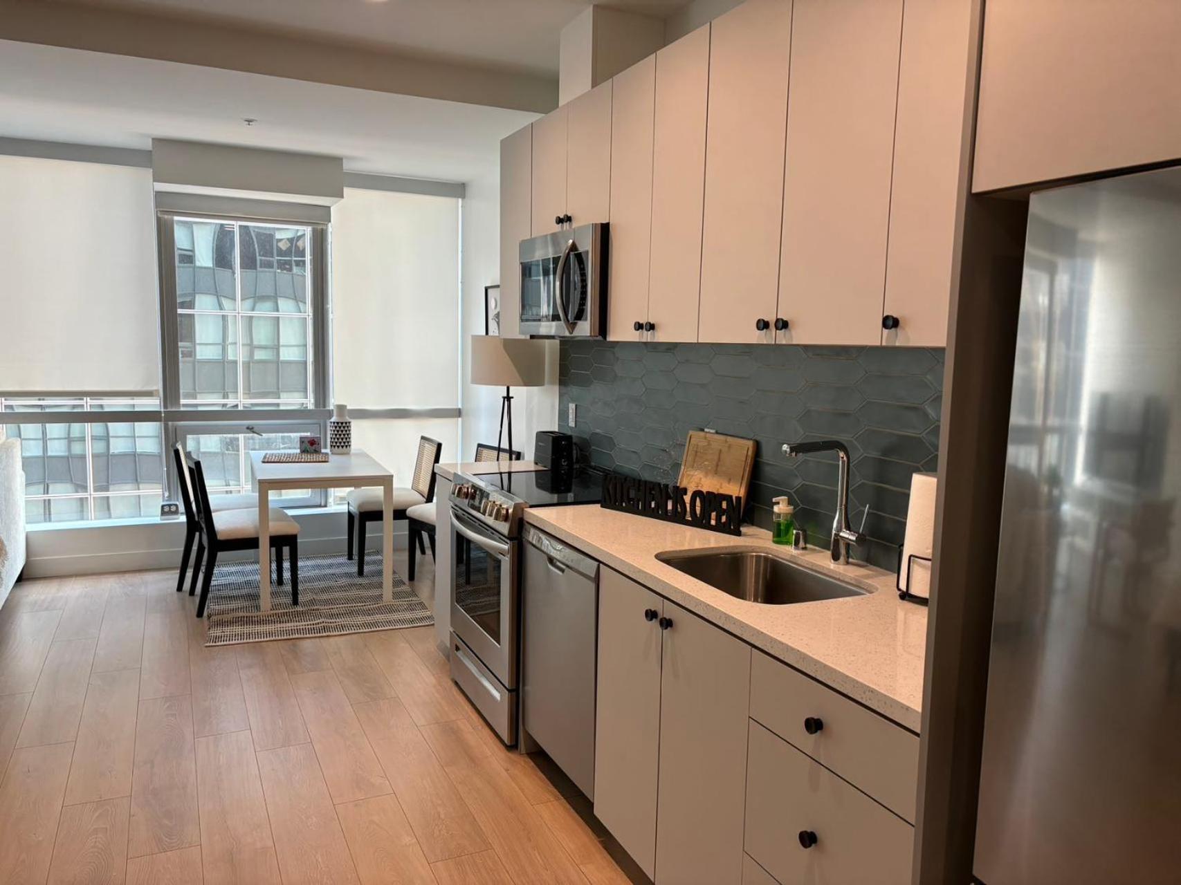 Stylish La Prime Location In Wilshire Blvd Apartment Los Angeles