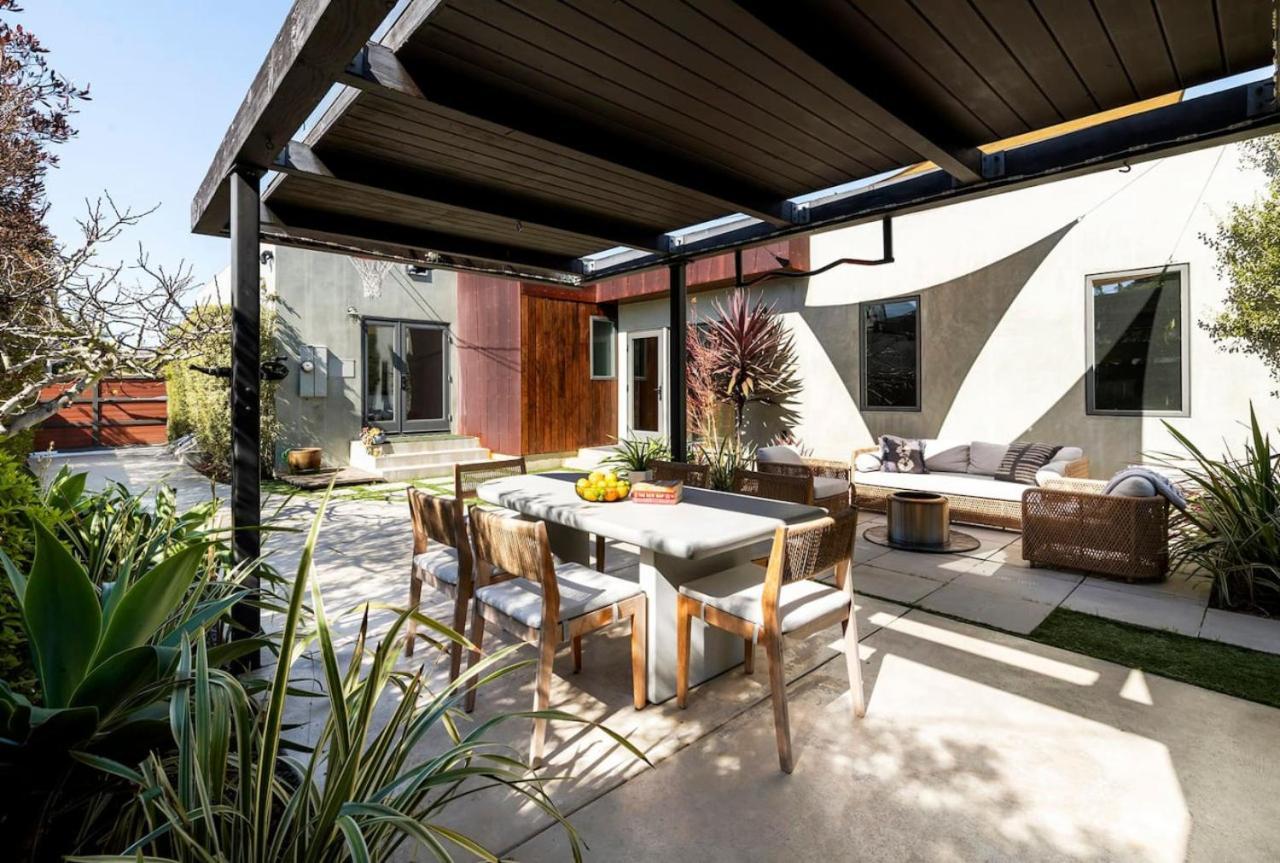 Sun-drenched Spanish Manor In Mar Vista