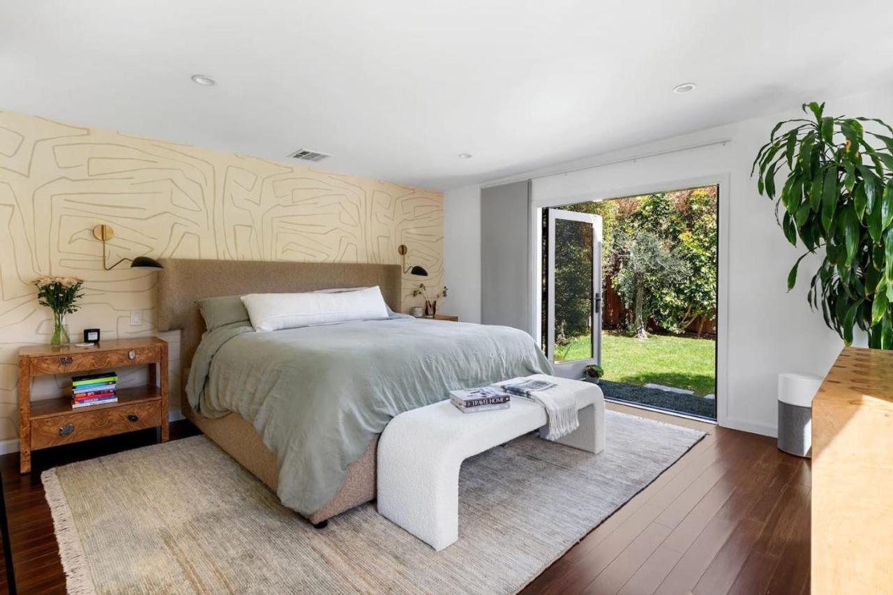 Sun-drenched Spanish Manor In Mar Vista Los Angeles