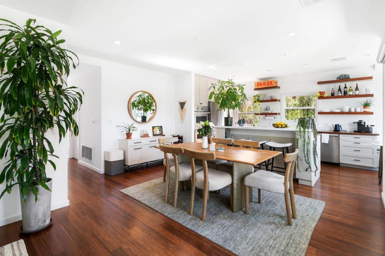 Holiday home Sun-drenched Spanish Manor In Mar Vista