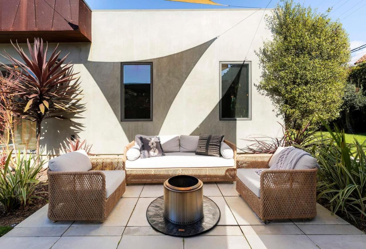 Sun-drenched Spanish Manor In Mar Vista
